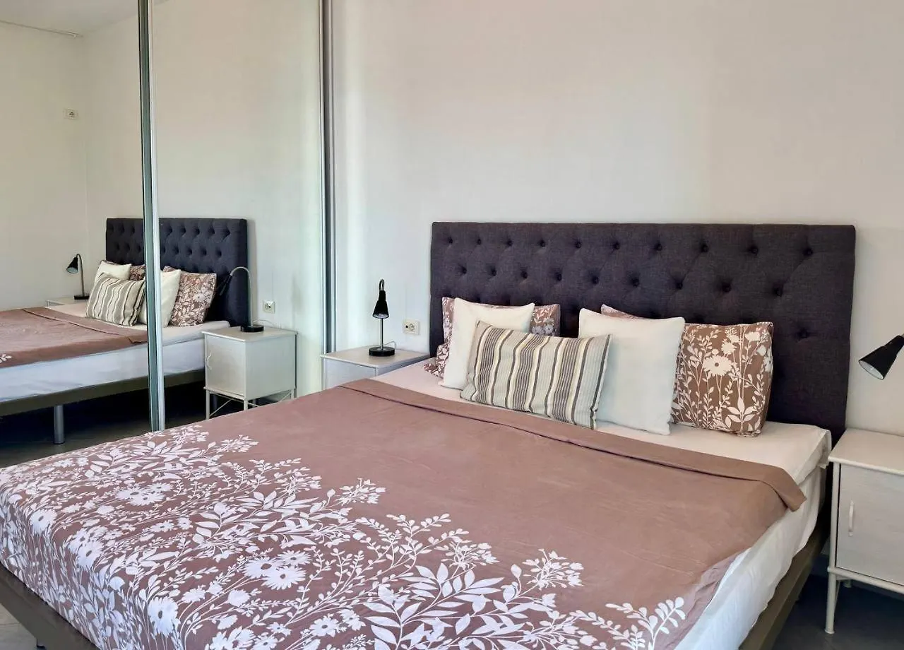 Viola Sea View Penthouse Apartment Sarande 0*,  Albania