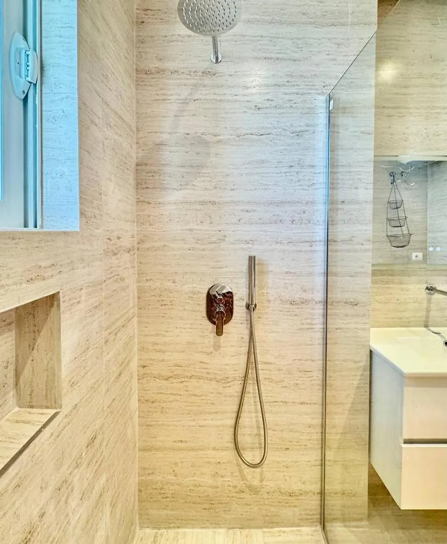 Viola Sea View Penthouse Apartment Sarande