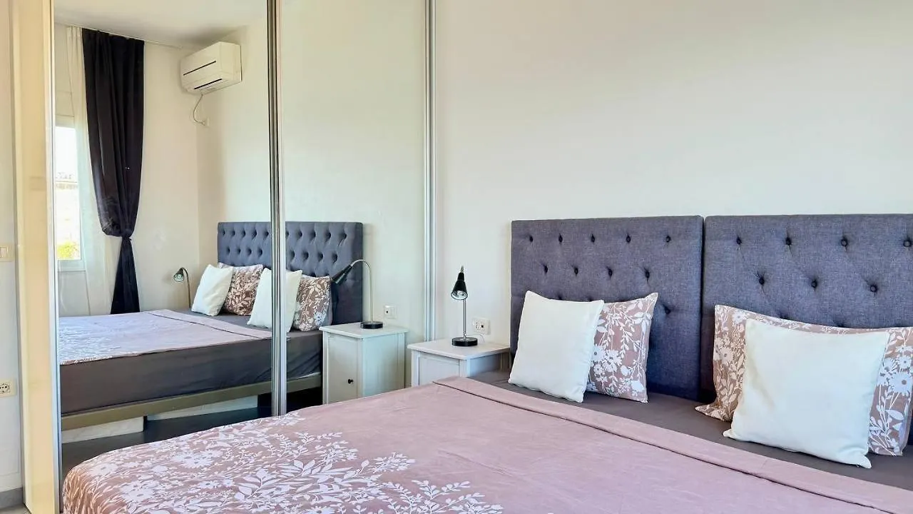 Viola Sea View Penthouse Apartment Sarande